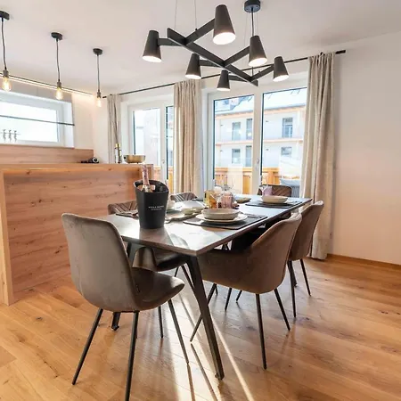Kaminzimmer